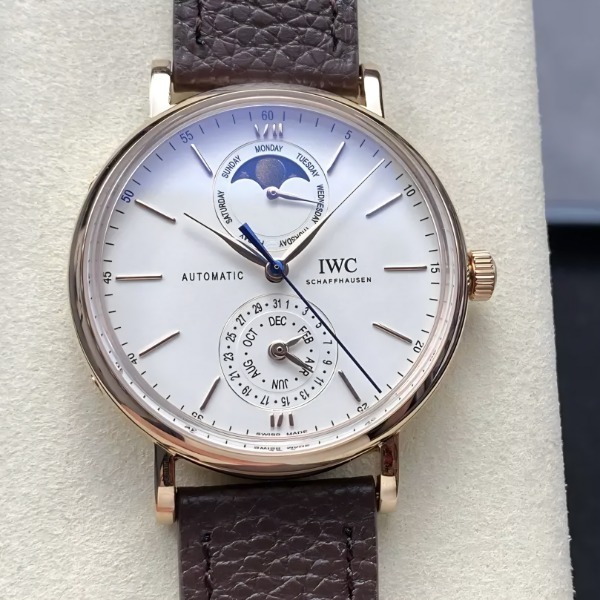 최고퀄 레플리카 IWC 포르토피노 컴플리트 캘린더 화이트 다이얼 로즈골드 IW359001