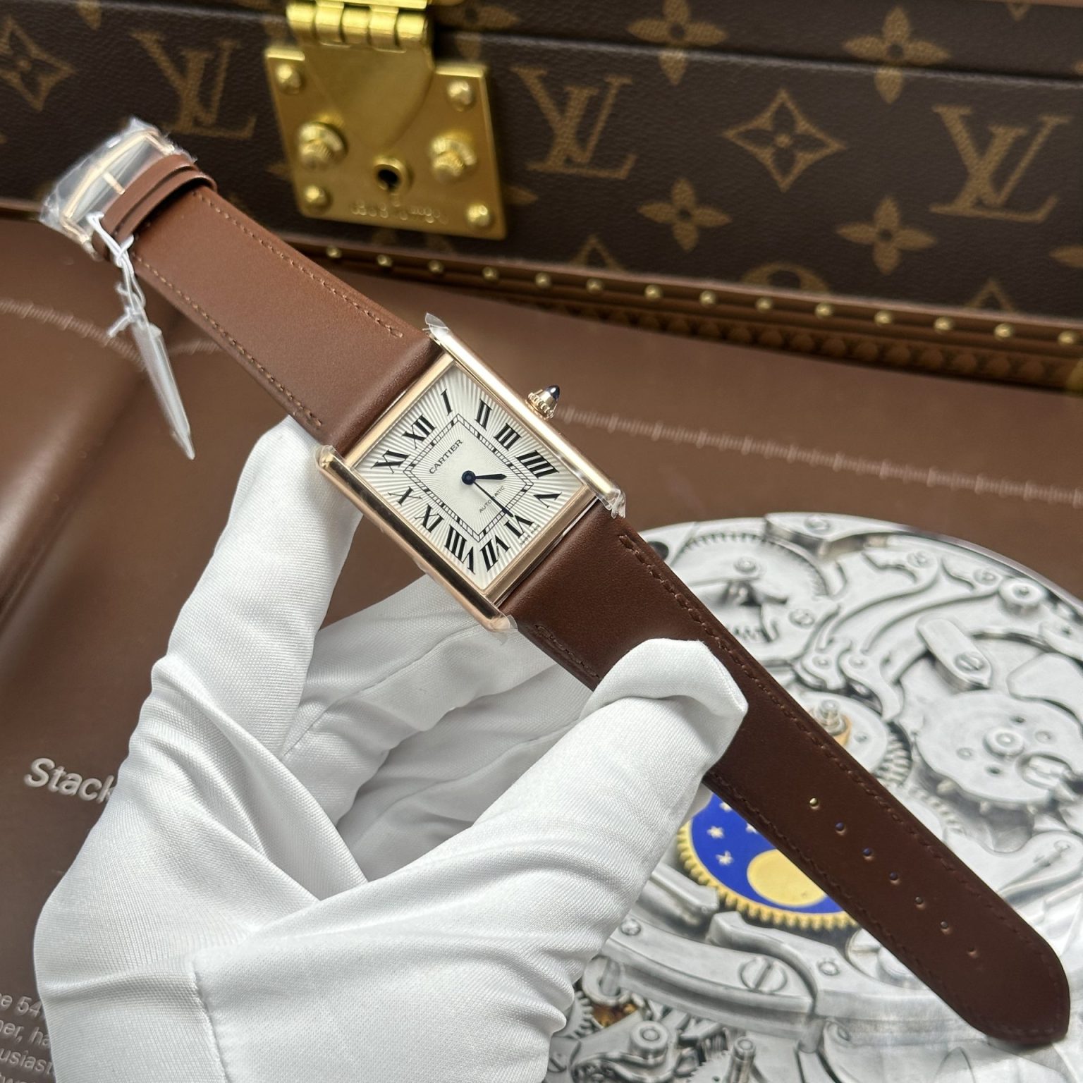 최고퀄 까르띠에 탱크 루이 화이트 다이얼 옐로우 골드  27.8×38.1mm