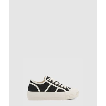청키 스니커즈 816879