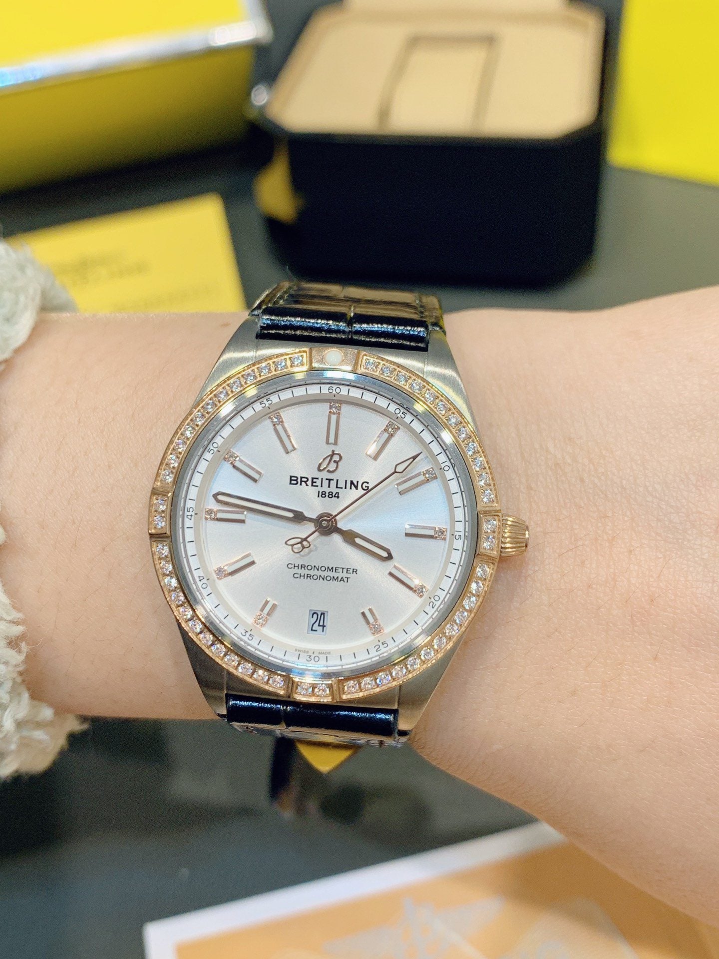 Breitling CHRONOMAT AUTOMATIC 36 U10380591A1U1 1:1 Best Edition Ladies Diamond Watch
