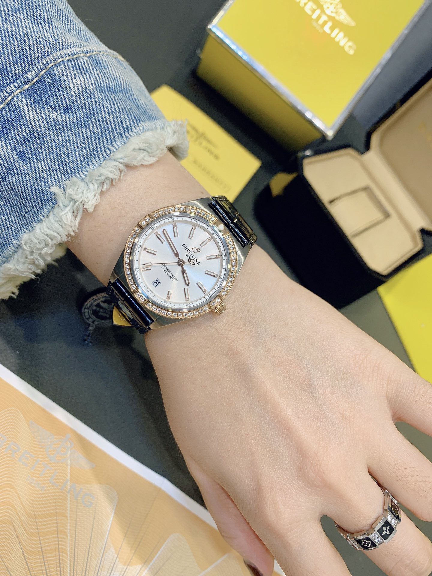 Breitling CHRONOMAT AUTOMATIC 36 U10380591A1U1 1:1 Best Edition Ladies Diamond Watch - Image 2