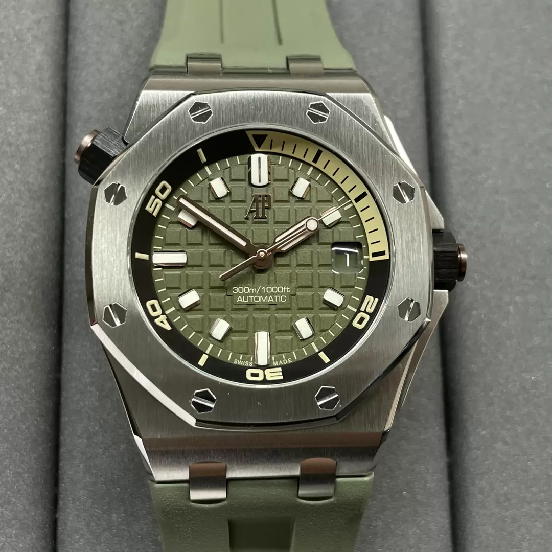 AP Royal Oak Offshore Diver 15720 SS APSF 1:1 Best Edition Green Dial on Green Rubber Strap A4308 Super Clone