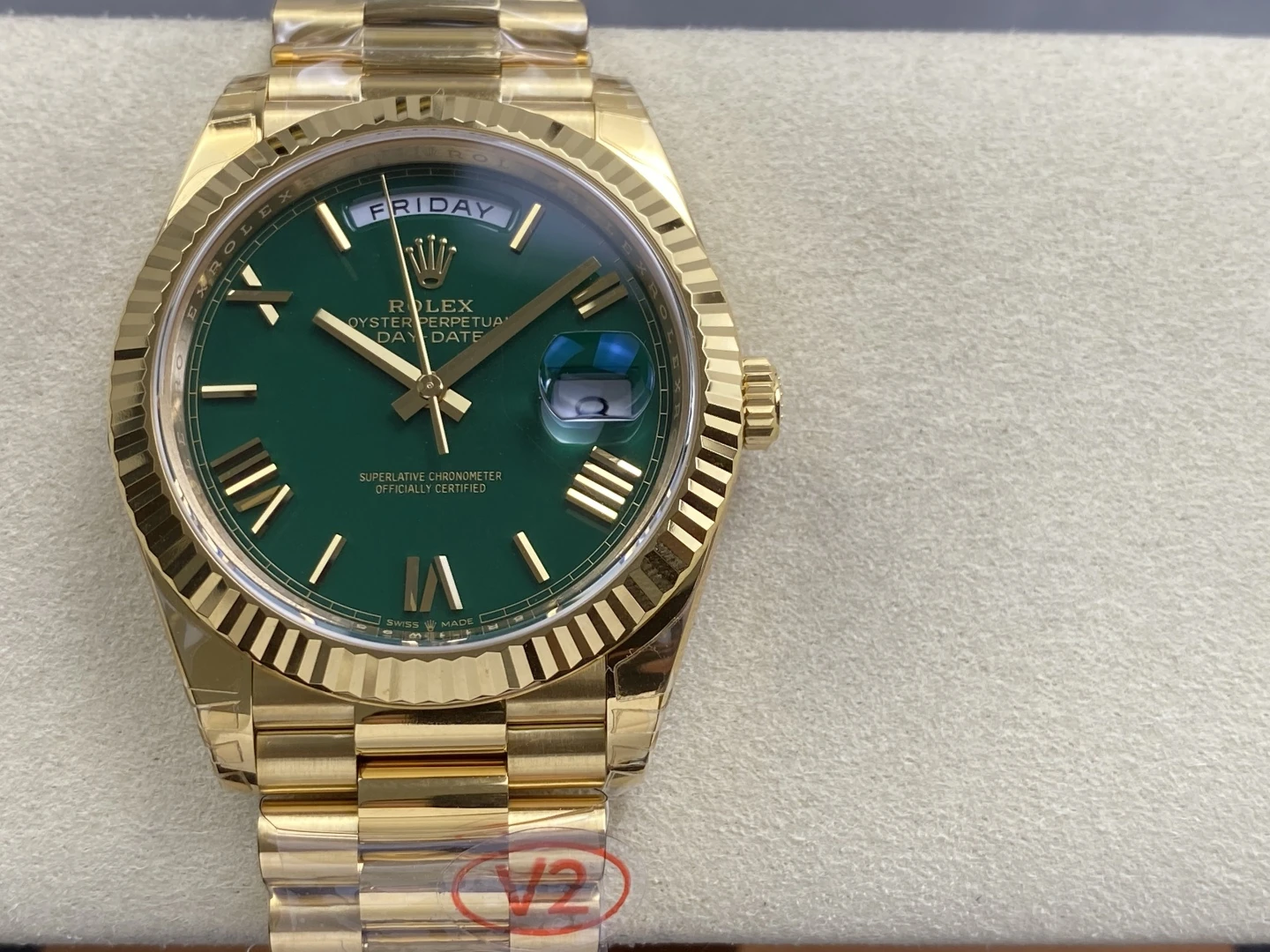 롤렉스 데이데이트 228238 YG 40mm VSF 1:1 베스트 에디션 그린 로만 다이얼 플루티드 베젤 3255 V2