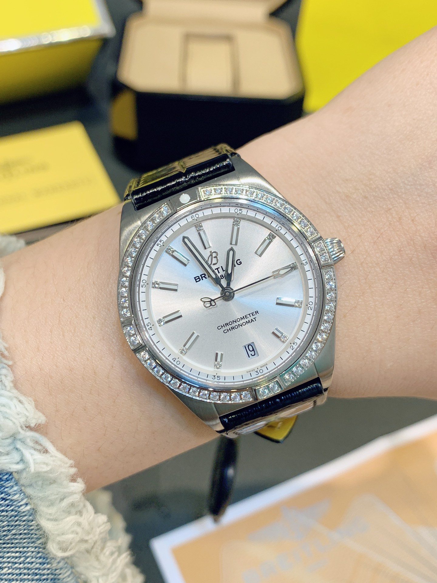 Breitling CHRONOMAT AUTOMATIC 36 A10380591A1A1 1:1 Best Edition Ladies Diamond Watch