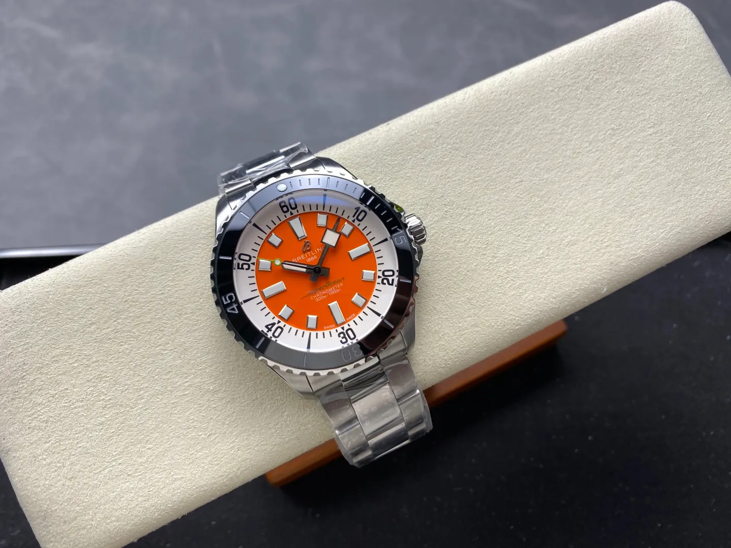 Breitling Superocean 44 SS TF Factory 1:1 Best Edition Black Ceramic Bezel Orange Dial on SS Bracelet A2824 - Image 4