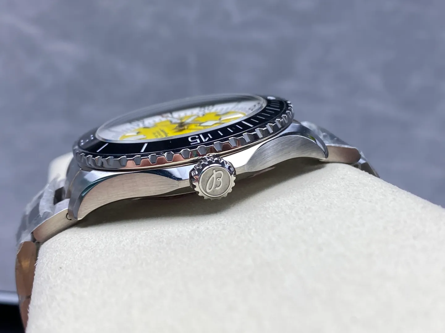 Breitling Superocean 44 SS TF Factory 1:1 Best Edition Black Ceramic Bezel Yellow Dial on SS Bracelet A2824 - Image 6