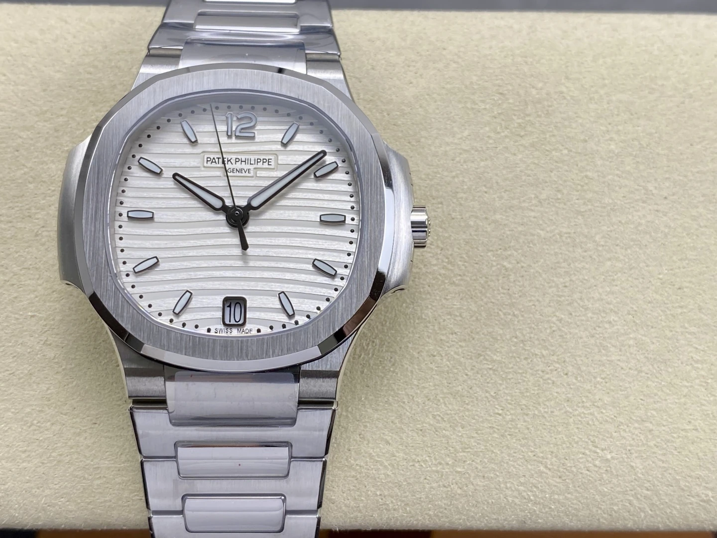 PP Nautilus 7118 Ladies DDF 1:1 Best Edition White Dial on SS Bracelet A324 Super Clone