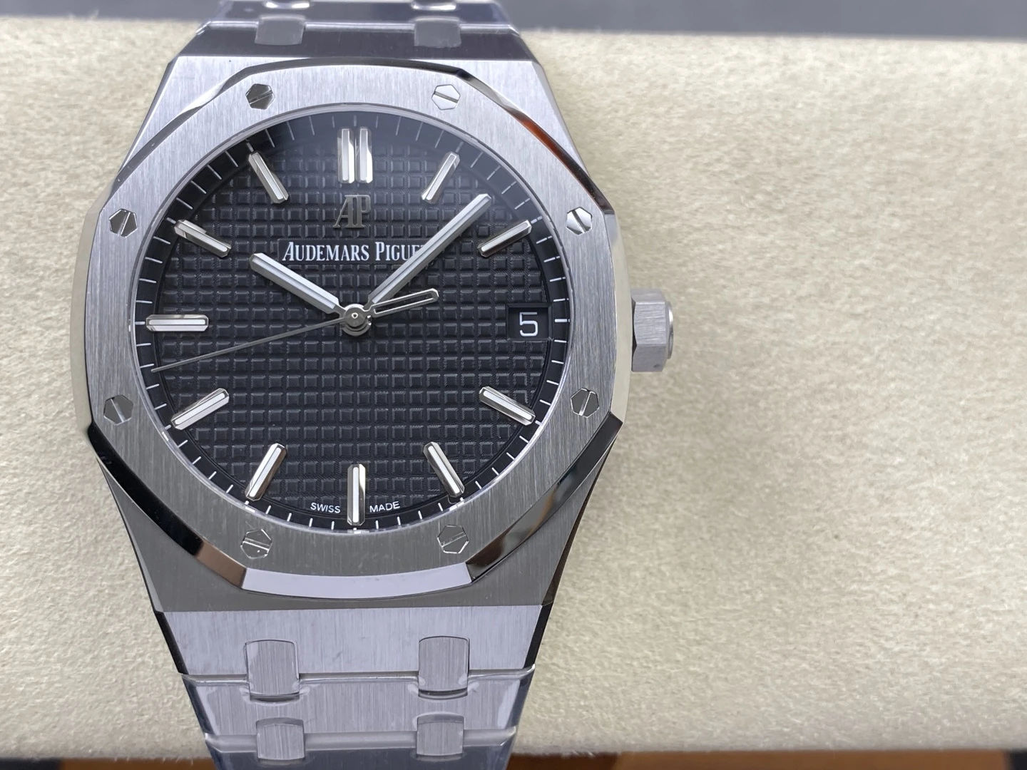 AP Royal Oak 41mm 15500 SS ZF 1:1 Best Edition Black Textured Dial on SS Bracelet A4302 V3