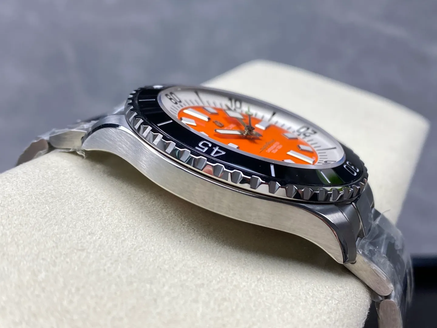 Breitling Superocean 44 SS TF Factory 1:1 Best Edition Black Ceramic Bezel Orange Dial on SS Bracelet A2824 - Image 7