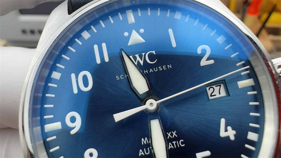 V7 IWC 마크 XX 블루 다이얼 프리미엄 레플리카 파일럿 워치 사파이어 크리스털 오토매틱 무브먼트 - 이미지 4