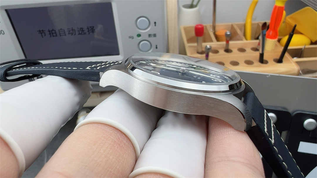 V7 IWC 마크 XX 블루 다이얼 프리미엄 레플리카 파일럿 워치 사파이어 크리스털 오토매틱 무브먼트 - 이미지 6