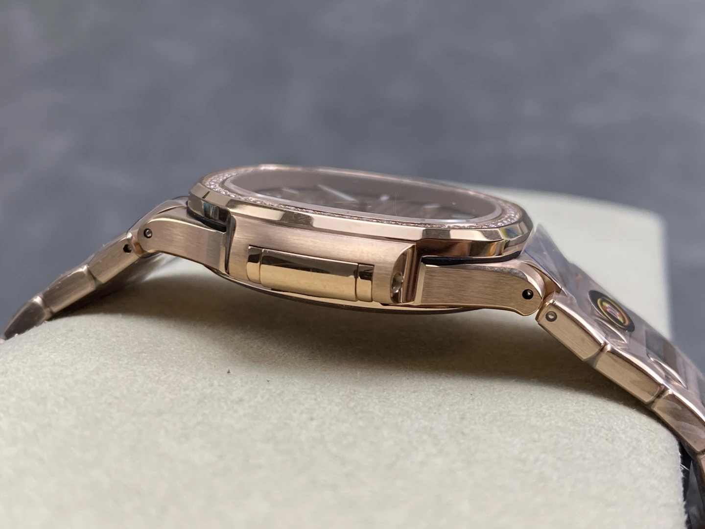 PP Nautilus 7118 RG Ladies DDF 1:1 Best Edition RG Dial Diamonds Bezel  on RG Bracelet DD324 Super Clone