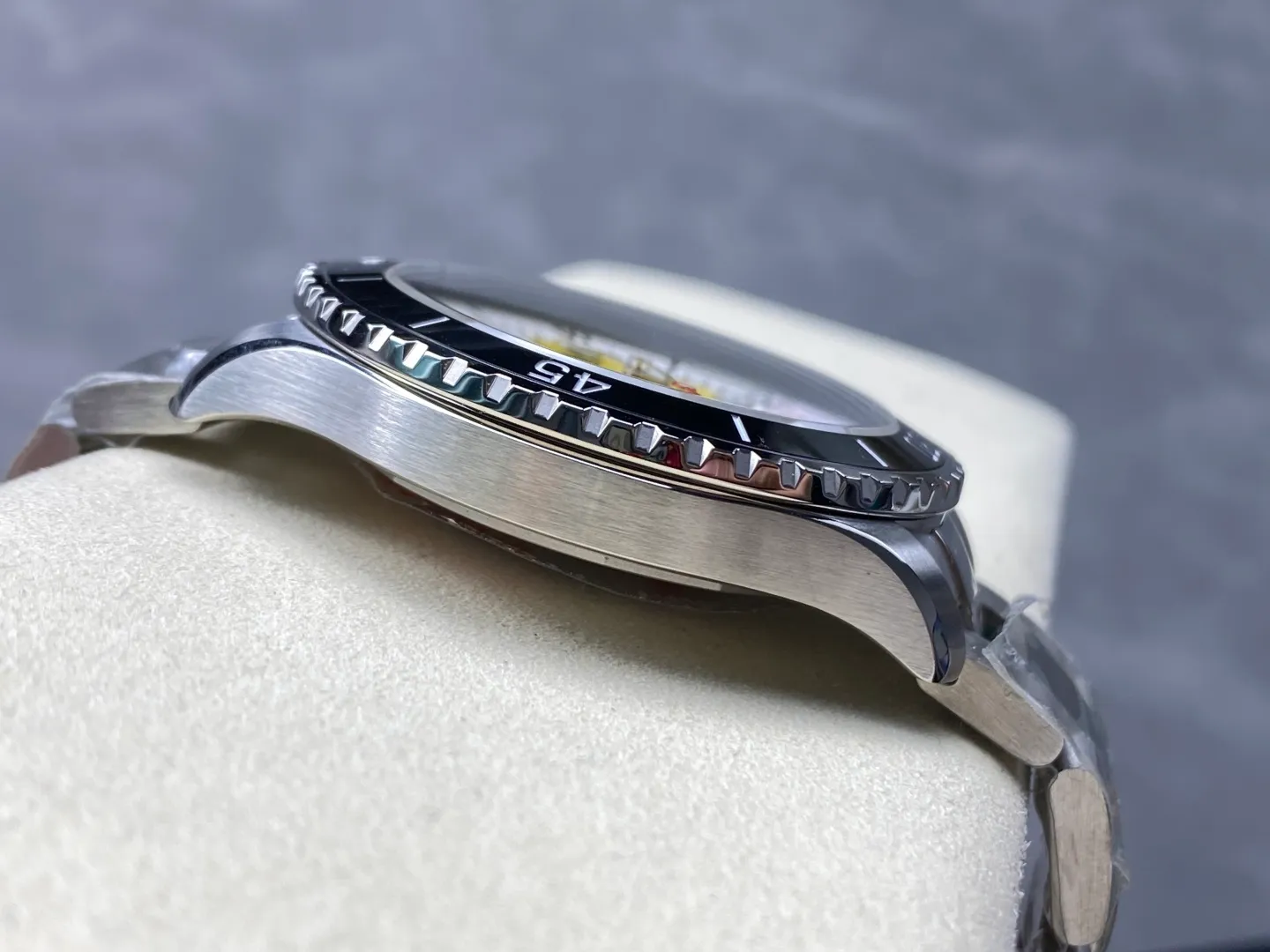 Breitling Superocean 44 SS TF Factory 1:1 Best Edition Black Ceramic Bezel Yellow Dial on SS Bracelet A2824 - Image 5