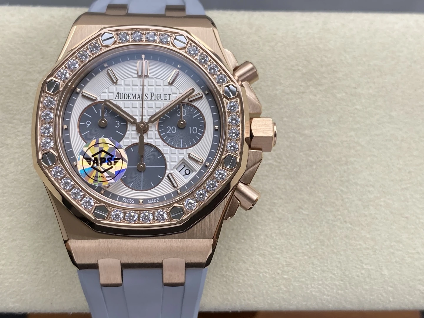 AP Royal Oak Chrono 26231 RG APSF 1:1 Best Edition White Dial on Gray Rubber Strap A2385
