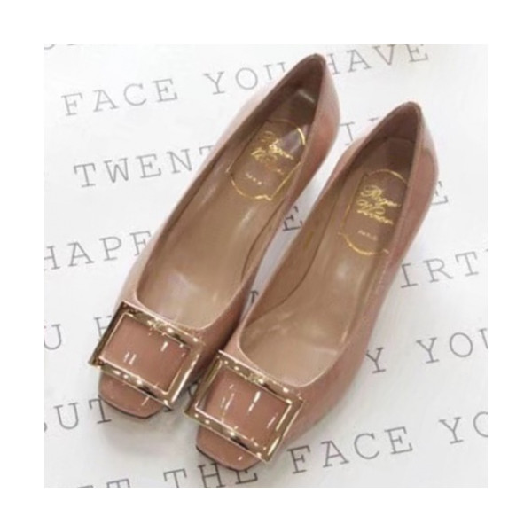 ✨Roger Vivier 2019 Ladies Belle Patent-leather Court Shoes- 로저비비에 여성 벨르 비비에 페이턴트 레더 코트 슈즈 Rog0035x.Size(225 - 250).베이지