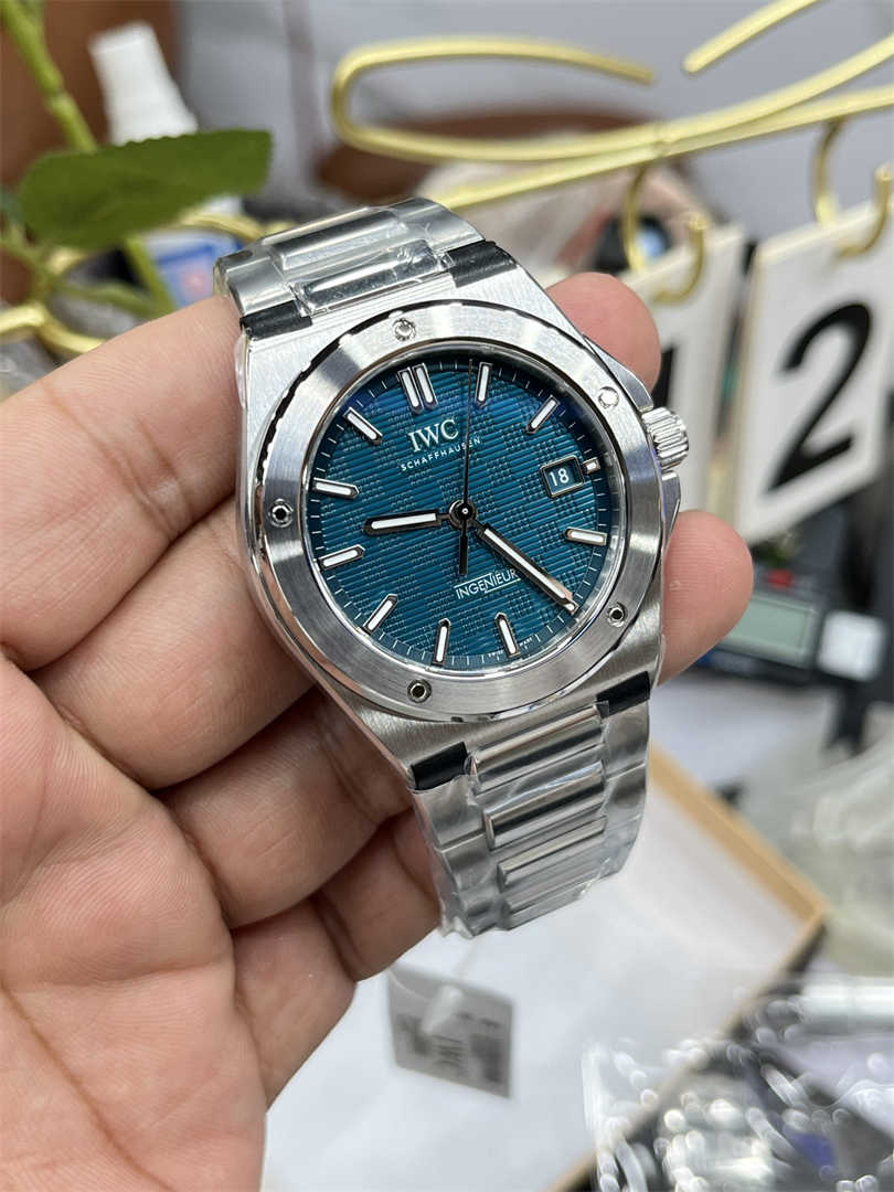 IWC Ingenieur Replica Blue Dial Watch – 40mm V7 Factory Automatic - Image 3