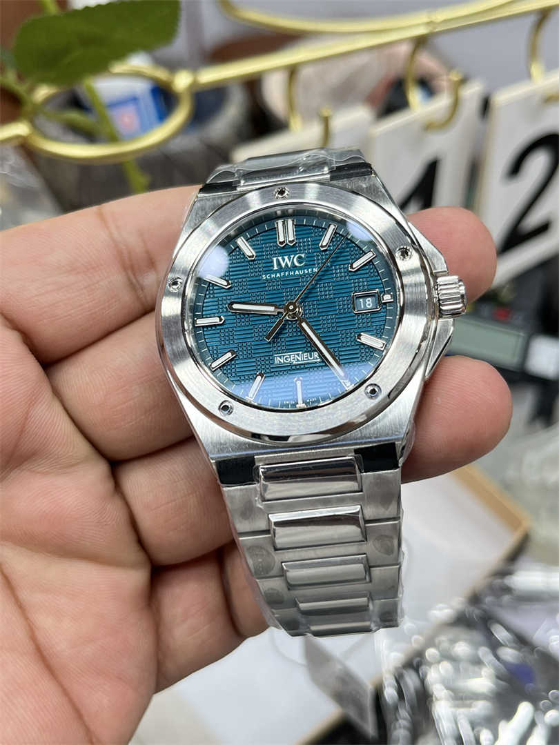 IWC Ingenieur Replica Blue Dial Watch – 40mm V7 Factory Automatic - Image 4
