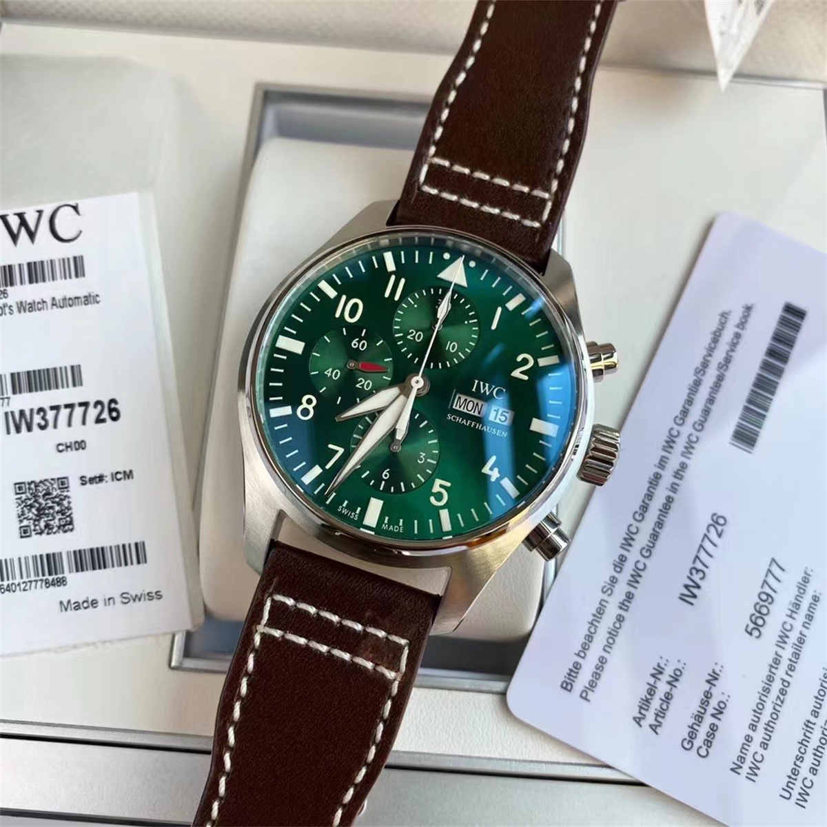 IWC IW377726 파일럿 크로노그래프 블루 다이얼 43mm 오토매틱 남성용 시계 - 이미지 3