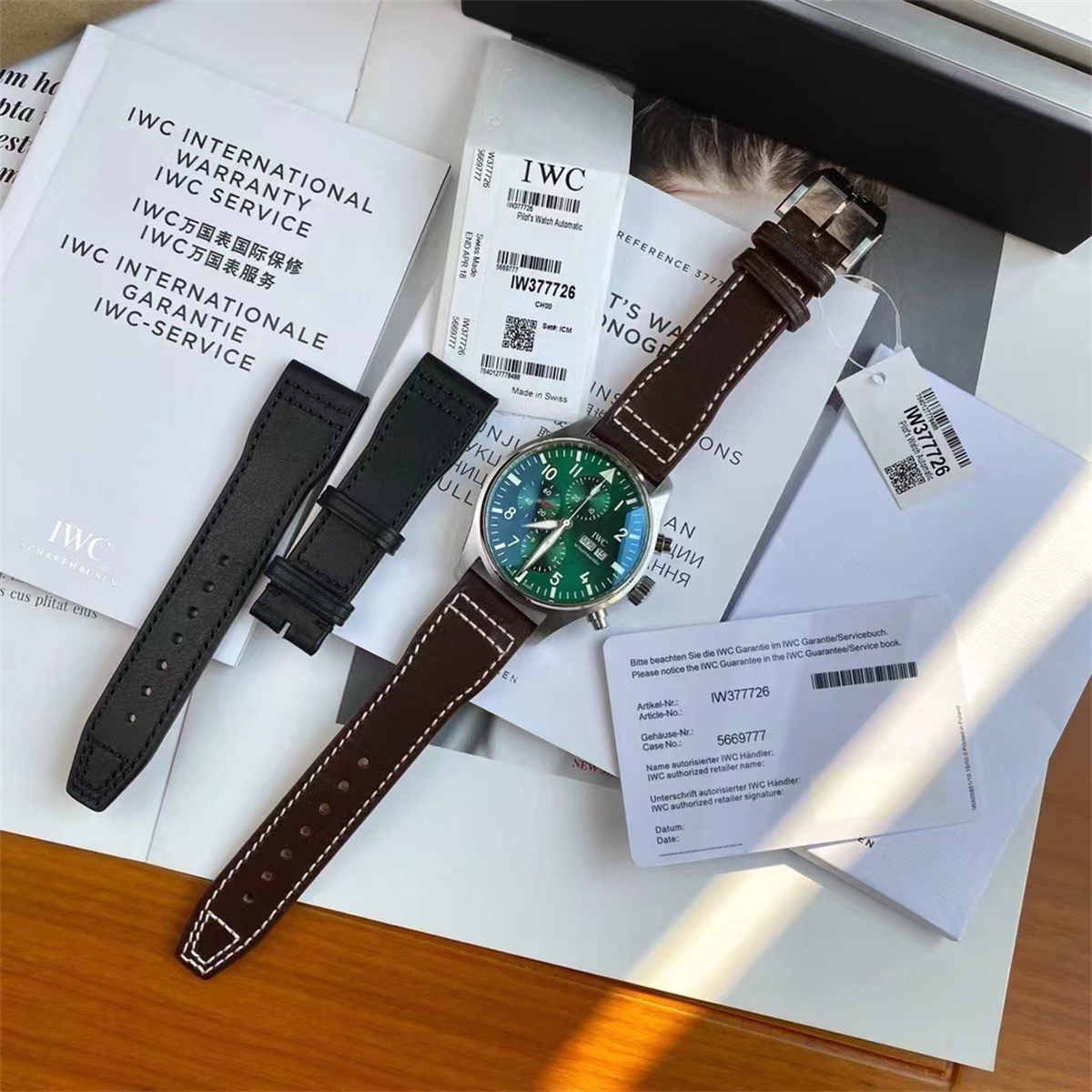 IWC IW377726 파일럿 크로노그래프 블루 다이얼 43mm 오토매틱 남성용 시계 - 이미지 2